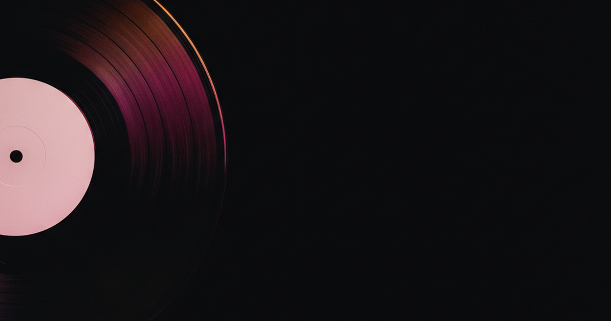 Frisch gepresste Vinyl-Schallplatte mit blankem Label